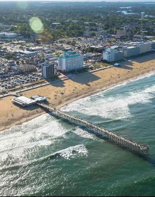 2 Brand New King Size Beds 2 Full Baths Condo! Virginia Beach Apartment
