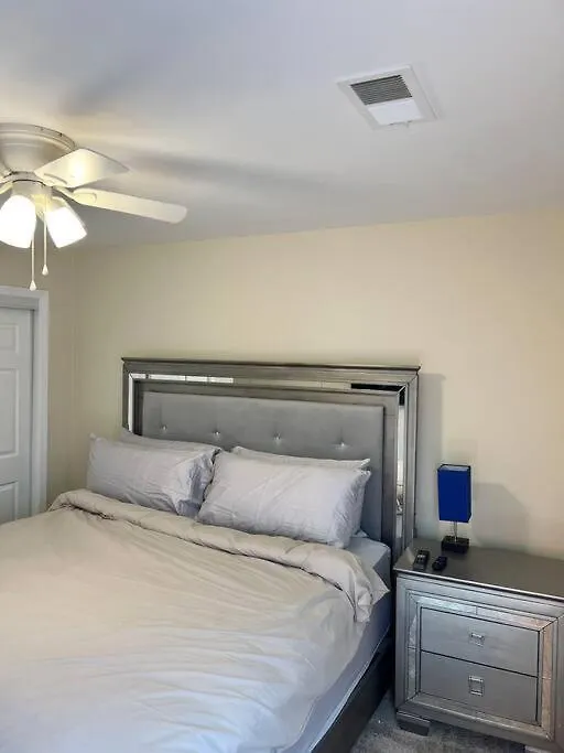 2 Brand New King Size Beds 2 Full Baths Condo! Virginia Beach