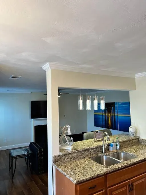 2 Brand New King Size Beds 2 Full Baths Condo! Virginia Beach